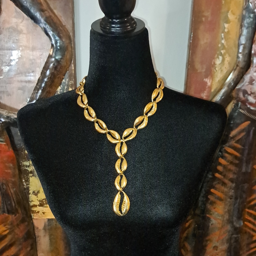 Vtg Signed Coreen Simpson Gold Tone Adjustable Cowrie Shell Necklace 24in